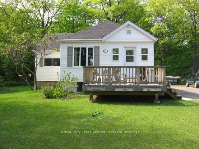 Detached at 94 William Street, Parry Sound, ON P2A 1V4