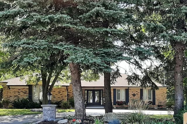 Detached at 184 Dundas Street E, Hamilton, ON L8N 2Z7