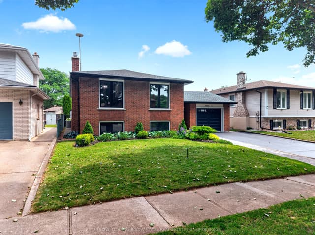 Detached at 5004 Pettit Avenue, Niagara Falls, ON L2E 7B1