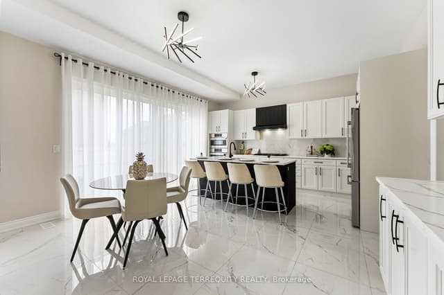 Detached at 7 Ballanview Court, Whitchurch-Stouffville, ON L4A 4W9