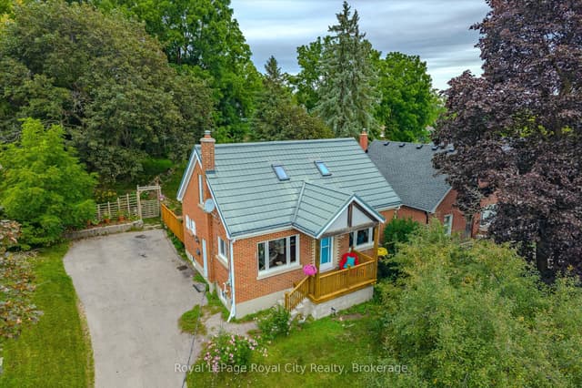 Detached at 194 Grove Street, Guelph, ON N1E 2W7