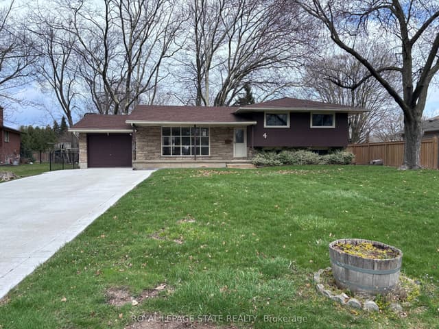 Detached at 4 Beechwood Court, St. Catharines, ON L2N 3H7