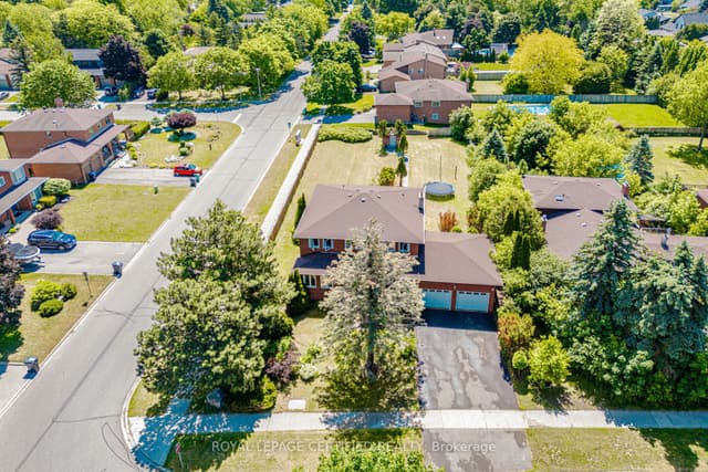 Detached at 28 Walker Road E, Caledon, ON L7C 1H2