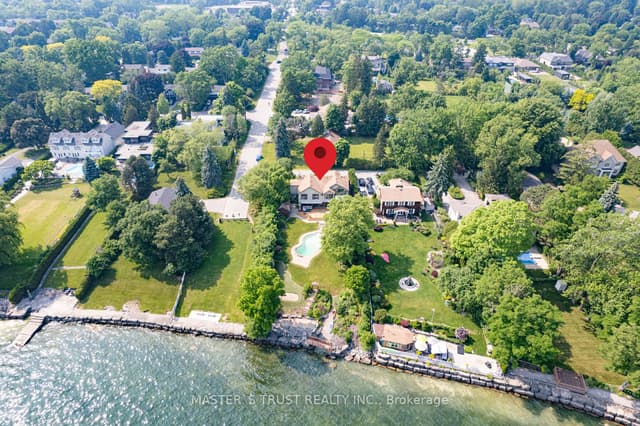 Detached at 7 Third Line, Oakville, ON L6L 3Z3