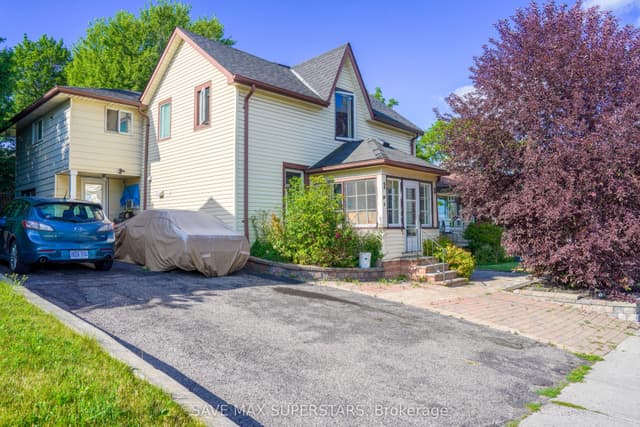 Fourplex at 93 John Street E, Bradford West Gwillimbury, ON L3Z 1G4