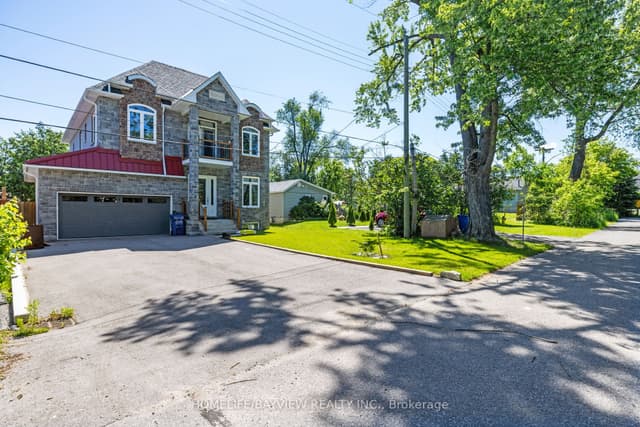 Detached at Georgina, ON