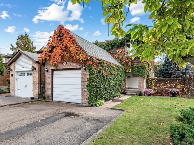 Detached at 45 Mcclintock Crescent, Vaughan, ON L4J 2S7