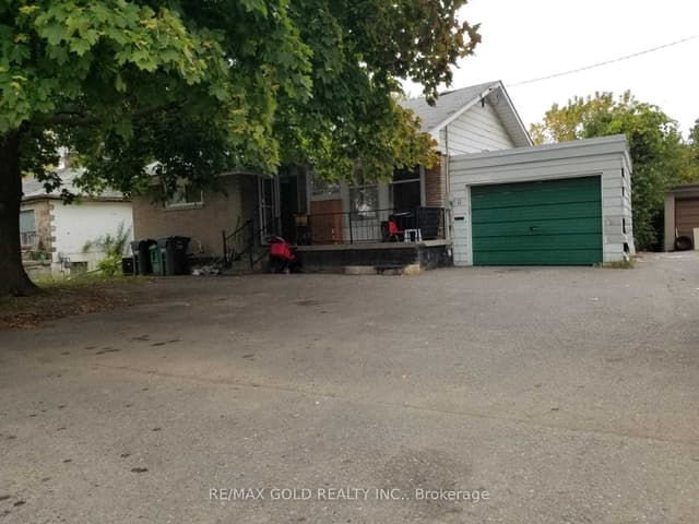 Detached at 11 Mclaughlin Road, Brampton, ON L6X 1Y4
