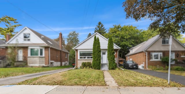 Detached at 206 East 19th Street, Hamilton, ON L9A 4S5