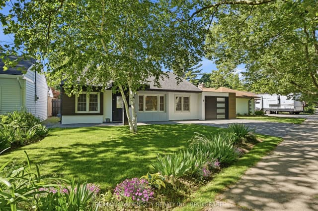 Detached at 50 Beamer Avenue, St. Catharines, ON L2M 2L3