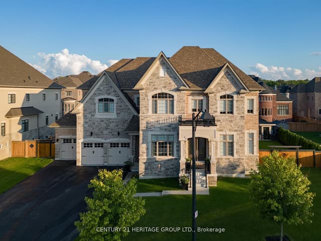 Detached at 43 Sir Henry Court, King, ON L7B 0P5