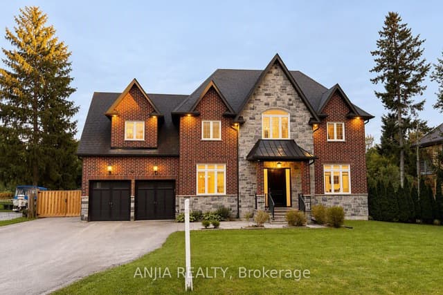 Detached at 41 Valley Road, Whitchurch-Stouffville, ON L4A 2X7