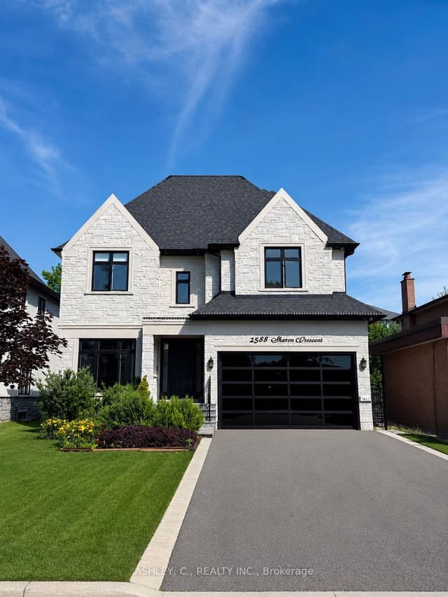 Detached at 2588 Sharon Crescent, Mississauga, ON L5C 1Y8