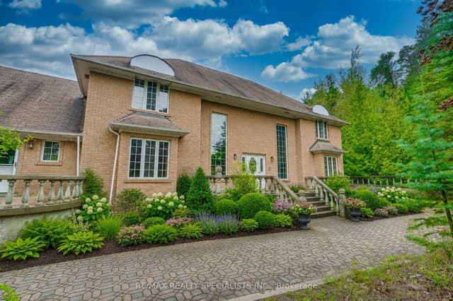 Detached at 11 Prince Andrew Drive, Caledon, ON L7C 1G2
