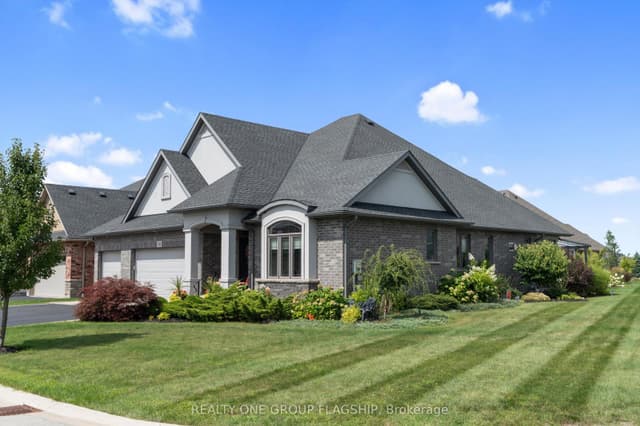 Detached at 104 Berwick Trail, Welland, ON L3B 0C8