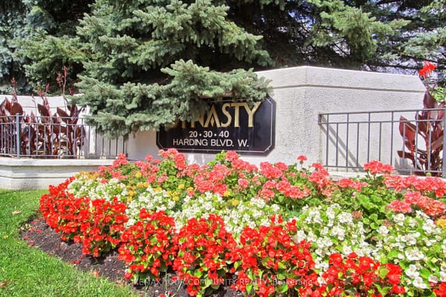 Condo Apartment at 40 Harding Boulevard 1114, Richmond Hill, ON L4C 9S5