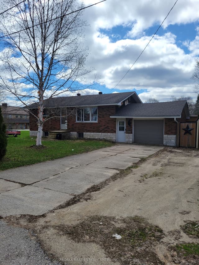 Detached at 127 Hunter Street, Grey Highlands, ON N0G 1R0