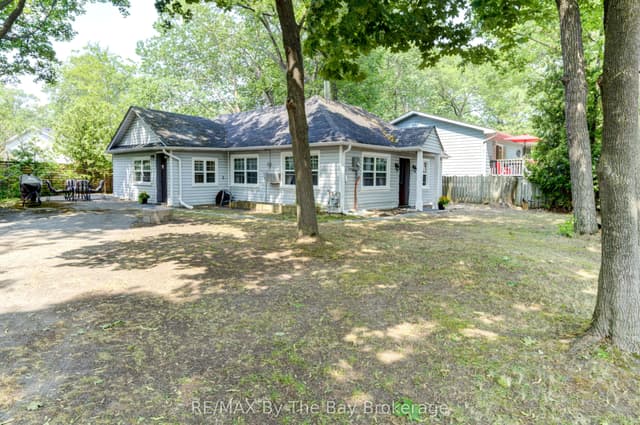 Detached at 110 24TH Street N, Wasaga Beach, ON L9Z 2E7