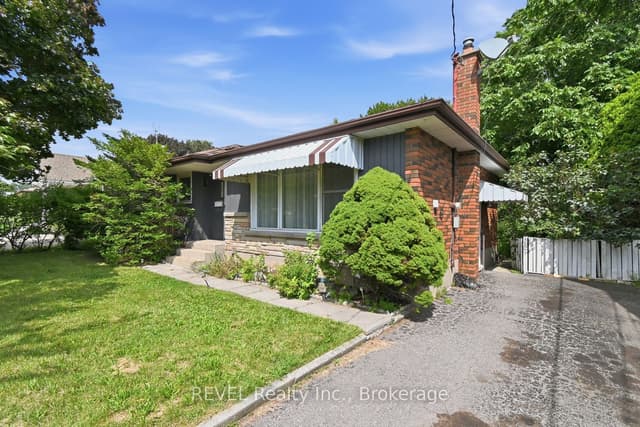Detached at 3664 Arlington Avenue, Niagara Falls, ON L2J 2X2