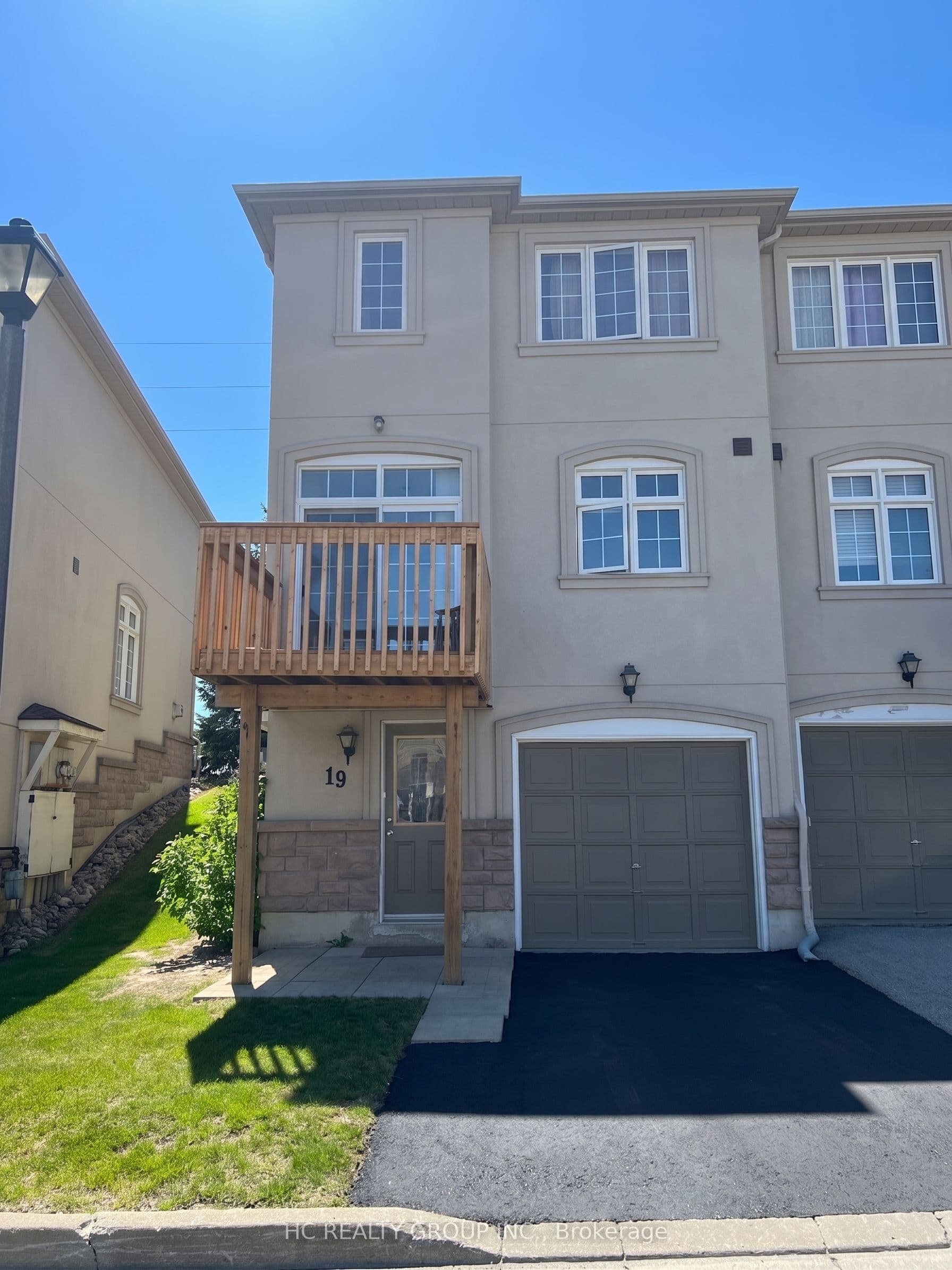 10 Post Oak Drive in L4E
