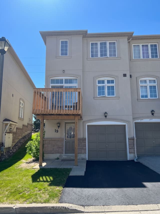 Condo Townhouse at 10 Post Oak Drive 19, Richmond Hill, ON L4E 4H8