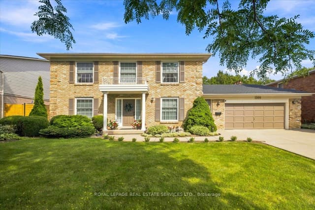 Detached at 1309 Monmouth Drive, Burlington, ON L7P 3N4