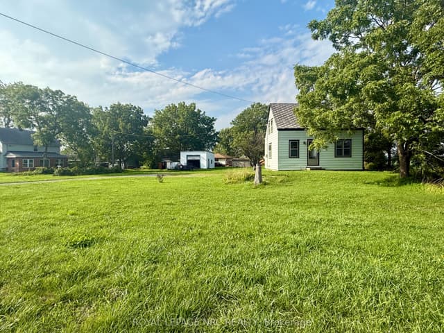 Detached at 735 Main Street W, Port Colborne, ON L3K 5V4