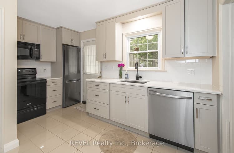 113 St. Paul Crescent