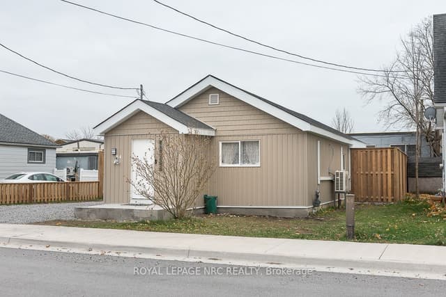Detached at 84 Idylewylde Place, Fort Erie, ON L2A 2L1
