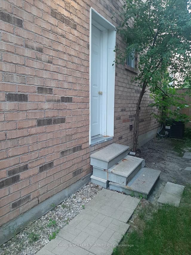 Detached at 23 Sweet Water Crescent Bsmt, Richmond Hill, ON L4S 2A9