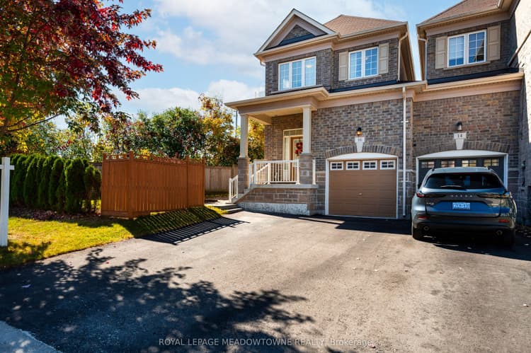 16 Ridgegate Crescent