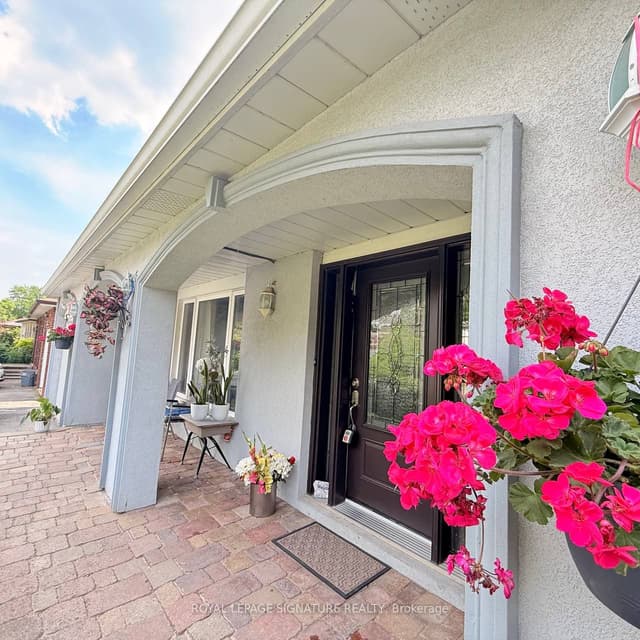 Detached at 117 Romfield Circuit, Markham, ON L3T 3H7