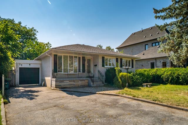 Detached at 32 Alanadale Avenue, Markham, ON L3P 1S3