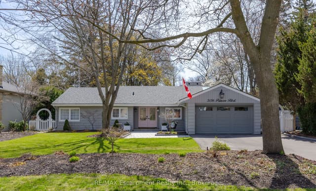 Detached at 3136 Princess Boulevard, Burlington, ON L7N 1G4