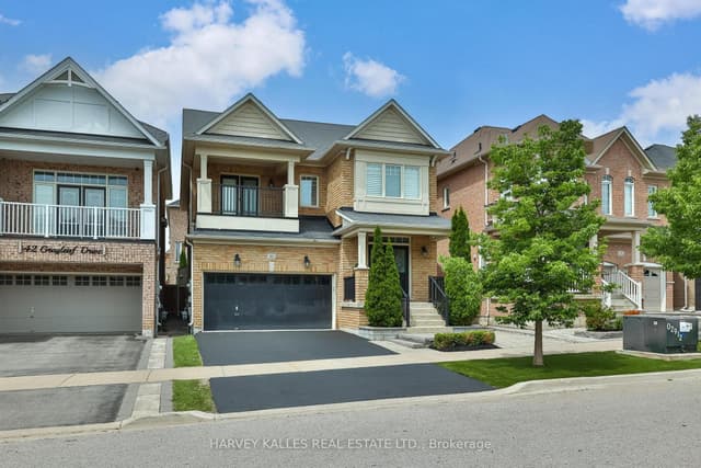 Detached at 46 Grayleaf Drive, Whitchurch-Stouffville, ON L4A 1S8