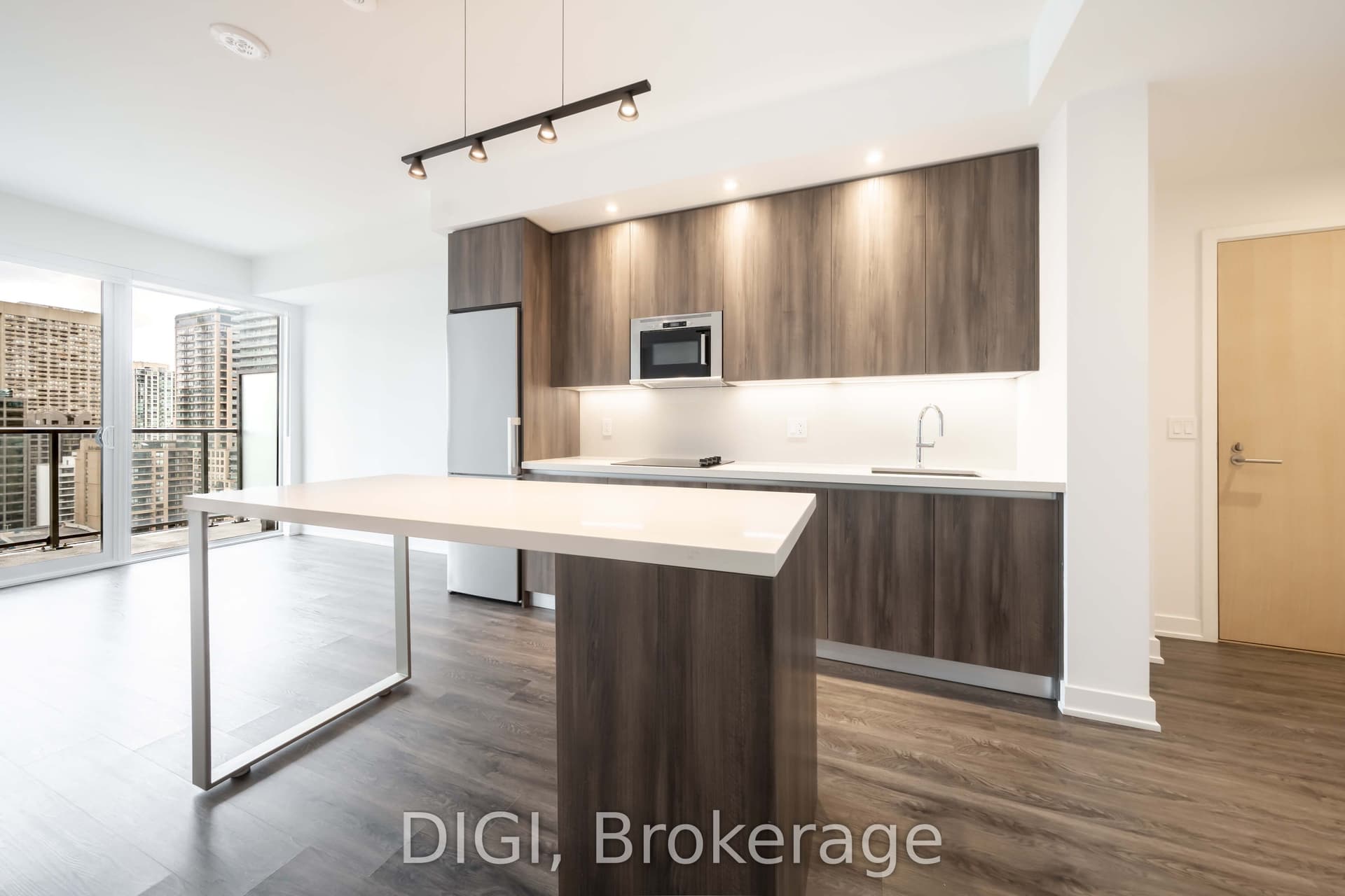 Suite 3004 · Floor 30, Unit 3004 · 8 Gloucester St