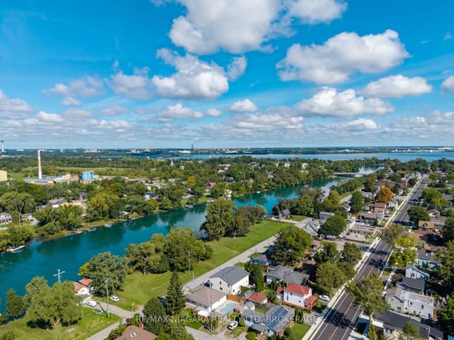 Detached at 4166 Chippawa Parkway, Niagara Falls, ON L2G 6E5