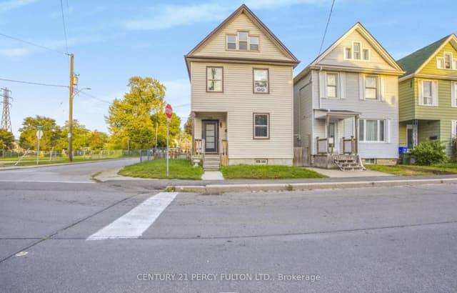 Detached at 130 Stirton Street, Hamilton, ON L8L 6G2
