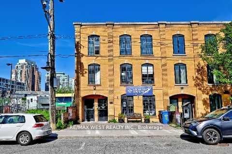Investment at 31 Atlantic Avenue, Toronto, ON M6K 1E3, Toronto C01