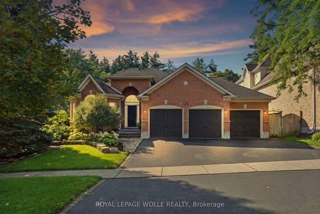 Detached at 51 Autumn Ridge Trail, Kitchener, ON N2P 2J6
