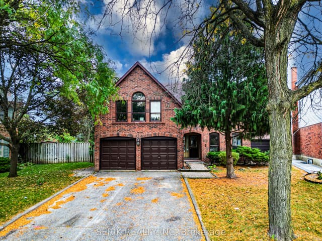 Detached at 32 Neptune Court, Brampton, ON L6S 4H3