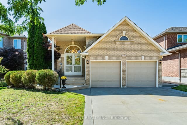 Detached at 382 Melville Avenue, Vaughan, ON L6A 2N8