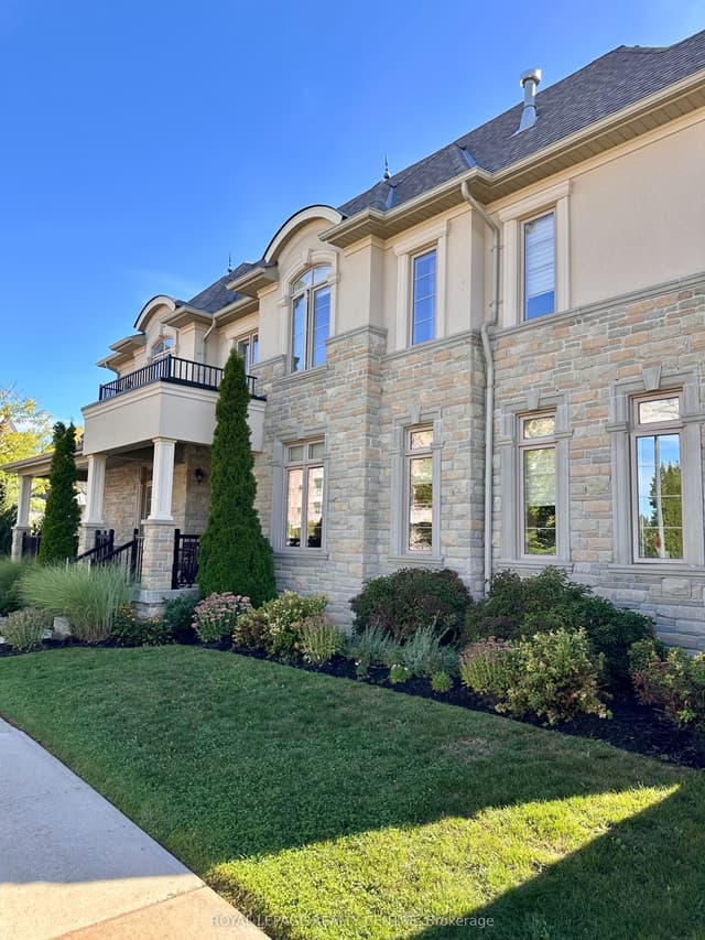 Att/Row/Townhouse at 17 Bri Way, King, ON L7B 0M5