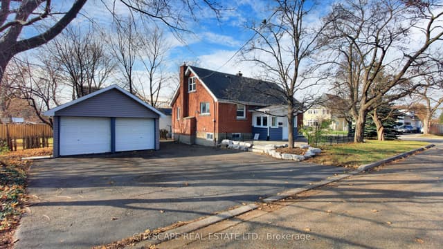 Detached at 39 Woodward Avenue, Brampton, ON L6V 1K2