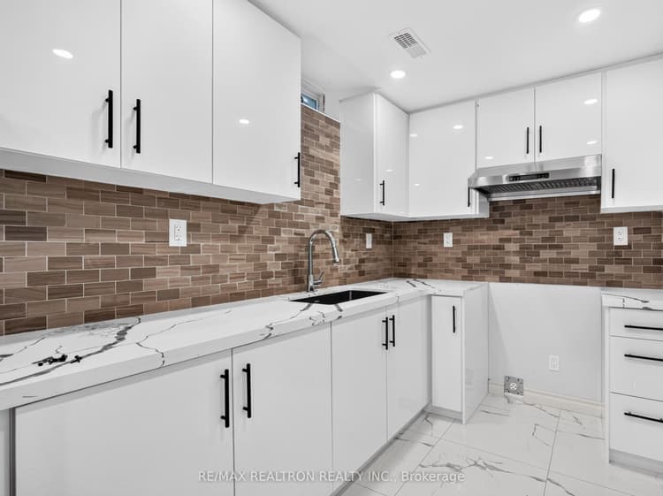 32 Whitlock Crescent