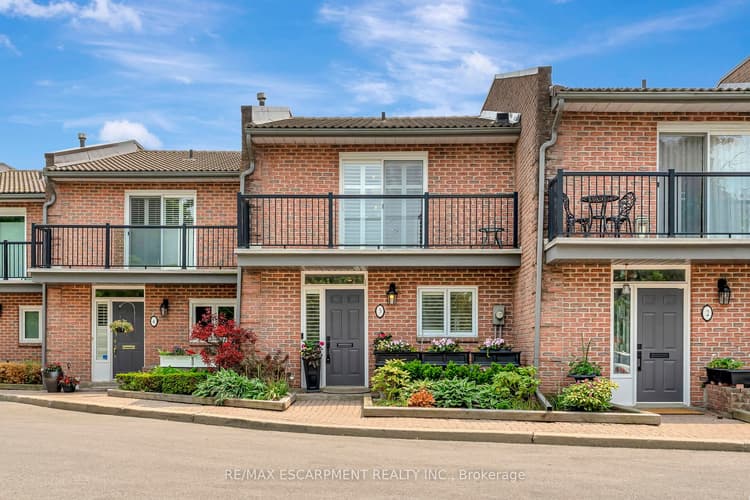 2136 Old Lakeshore Road