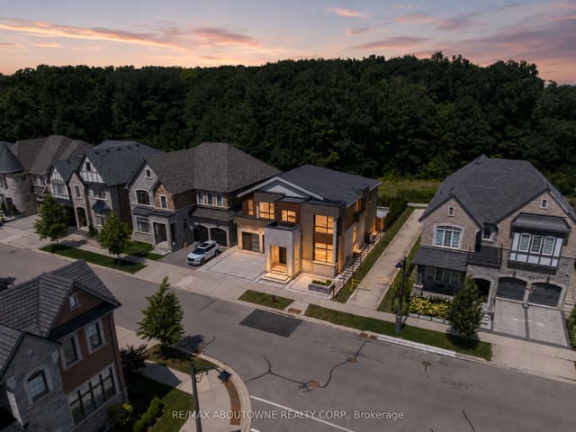 Detached at 197 Polly Drive, Oakville, ON L6M 5K2