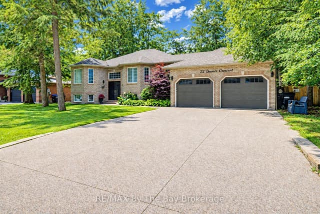 Detached at 22 Downer Crescent, Wasaga Beach, ON L9Z 1C2