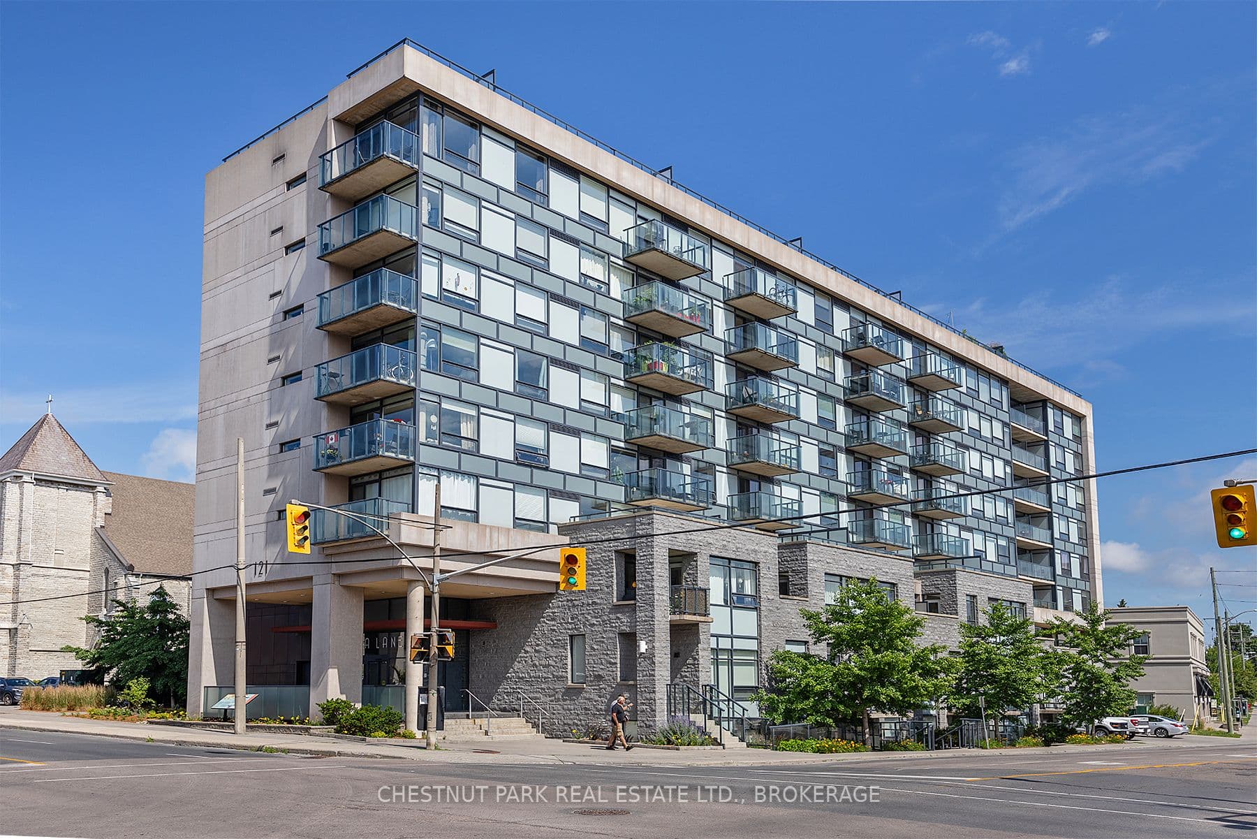 Suite 602 · Floor 6, Unit 602 · 121 Queen St