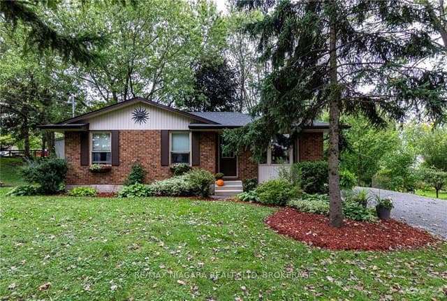 Detached at 150 Elmwood Avenue, Fort Erie, ON L0S 1B0